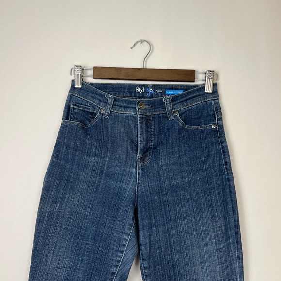 EUC Style & Co women’s petite jeans with Tummy Control - Picture 6 of 6